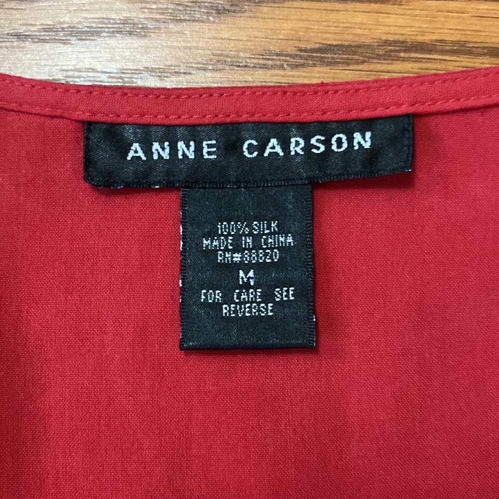 Anne Carson 100% silk women’s Red button down long sleeve shirt padded size M - Picture 10 of 12